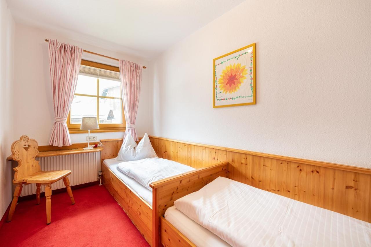 Mayer - Wirtshaus Und Dorfhotel Sankt Martin am Grimming Buitenkant foto